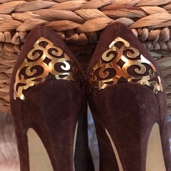 Jasmin Brown Suede Pumps size 6B - Picture 4 of 4